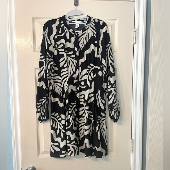 H&M Monochrome Leaf Pattern Long Sleeve Dress - Picture 1 of 7